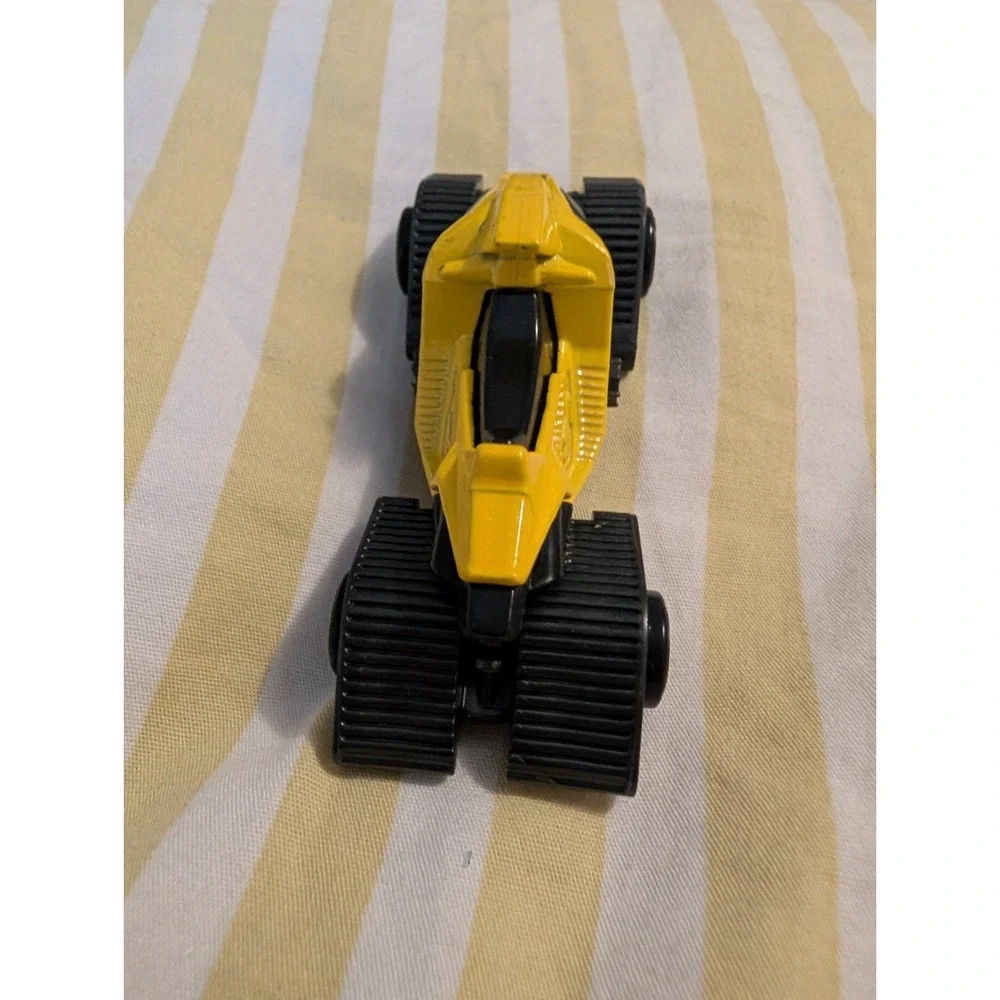 2014 Hot Wheels CFG95 Jet Ski on Wheels Yellow Black Die Cast 1/64 Scale Toy